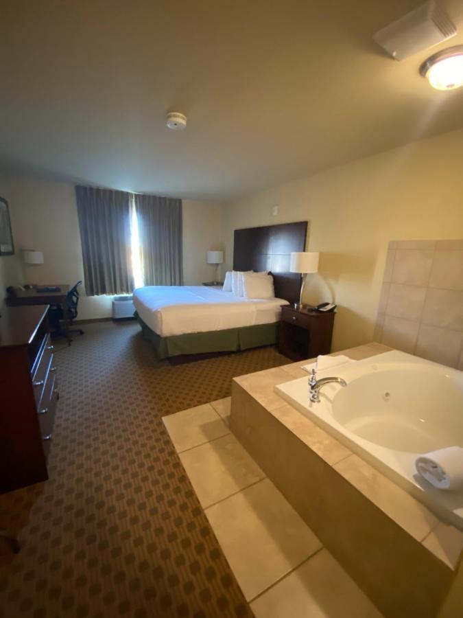Cobblestone Hotel & Suites - Broken Bow Exterior foto